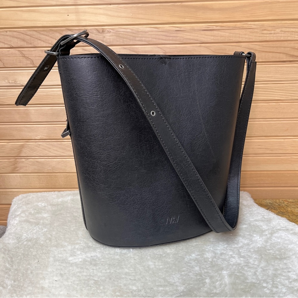 Matt & Nat Black Bucket Shoulder Bag